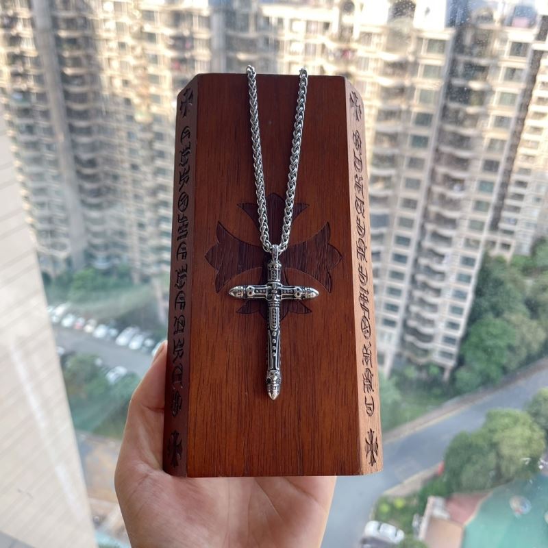 Ch**me He**ts necklaces